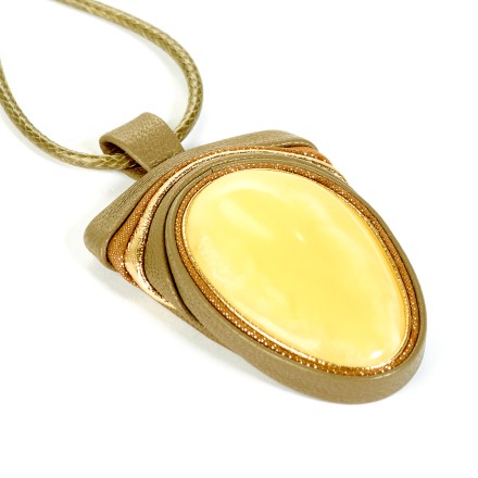 Колье &quot;Дуэт&quot; из Янтаря и нат кожи купить