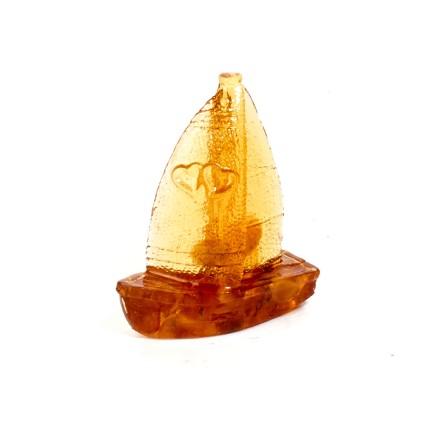 &quot;Парусник любви&quot; фигурка Юв.смола с янтарем купить
